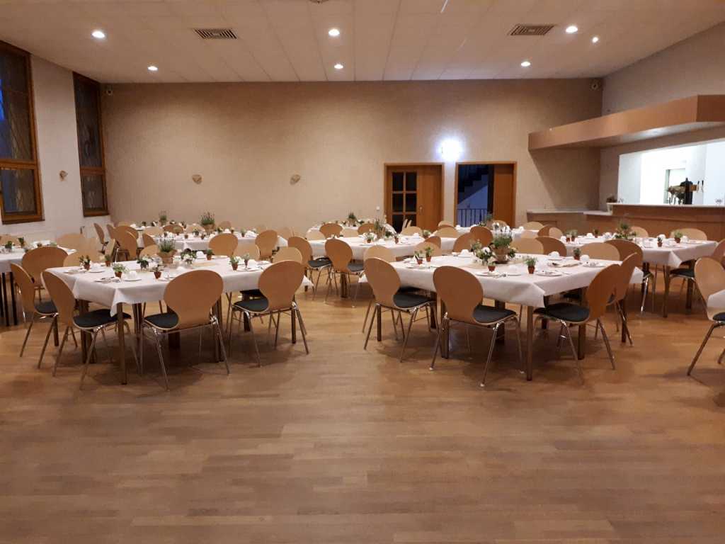 Tanzfläche vor der Bühne