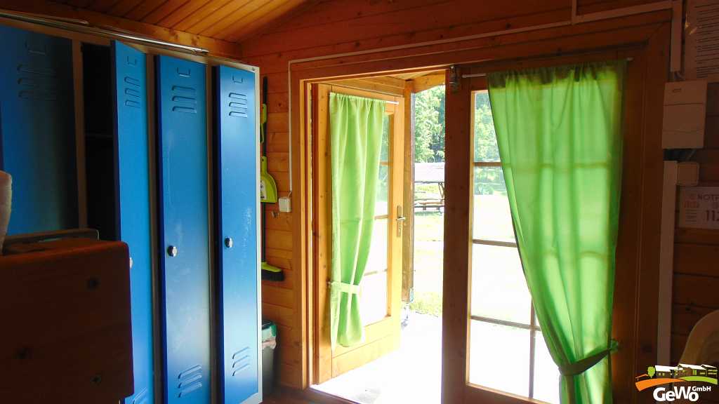 Eingangsbereich einer Blockhütte